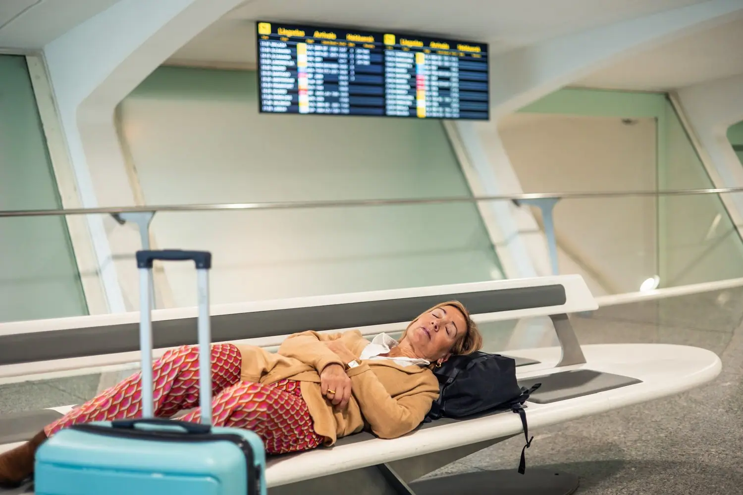 Adaptoporadnik dla podróżujących: Jet lag i zmiana stref czasowych